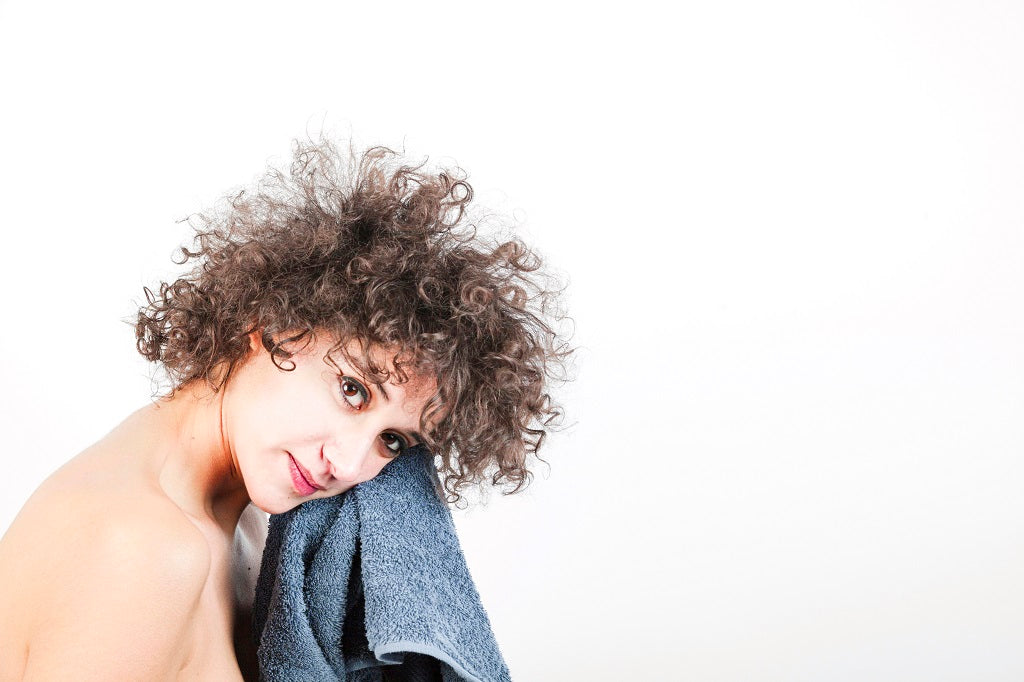 5 Ways To Dry Your Curls Without Heat