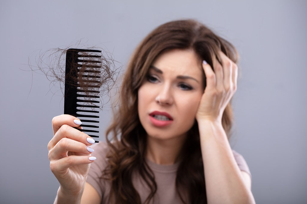 20 Useful Natural Tips and Remedies to Stop Hair Fall