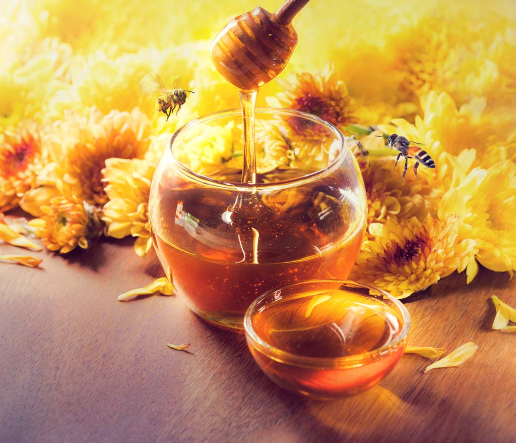 8 Benefits of Honey for Skin and Hair