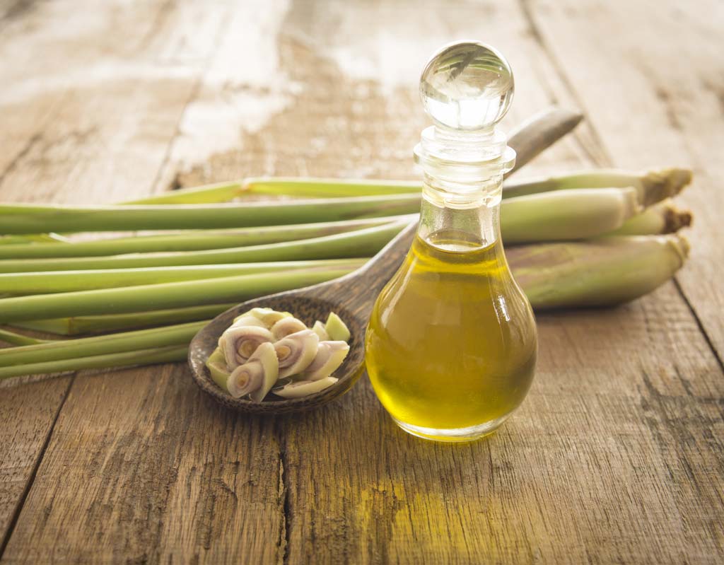 lemongrass-oil-to-treat-acne