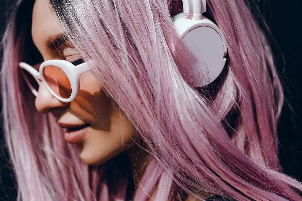 5 Bombshell Metallic Temporary Hair Colors You Need To Pass The Vibe Check!