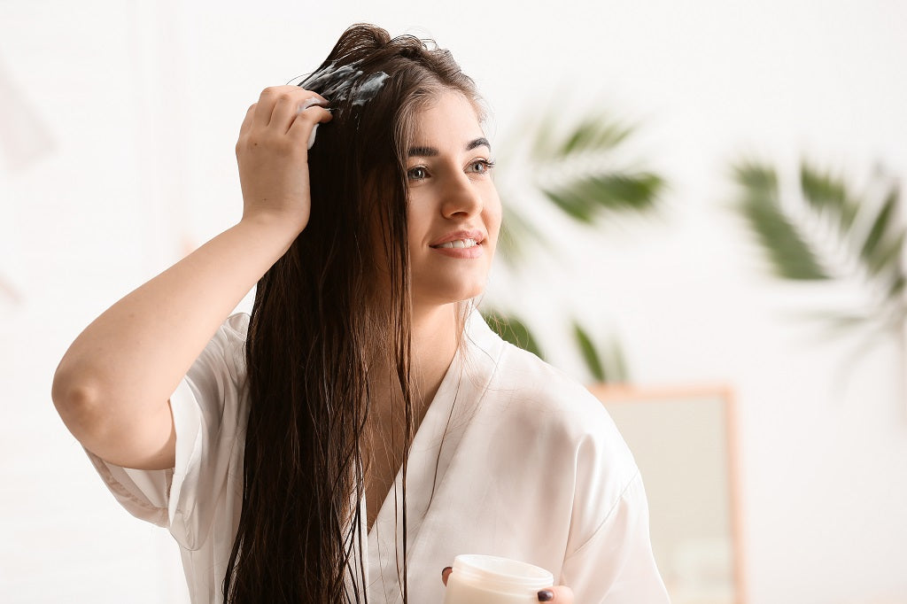 Here’s How Multani Mitti Can Be a Saviour for People With Limp, Oily Hair